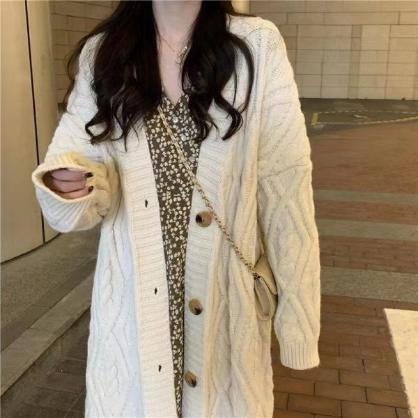 Ladies chunky knit cardigan with button ornament XL and oversized casual chic cut