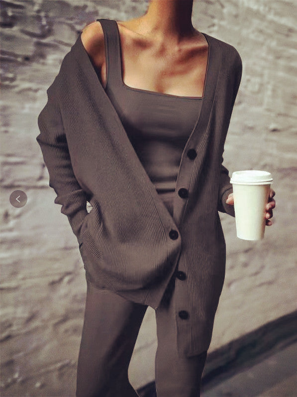 Women’s knitted jacket with a relaxed fit and practical pockets Lune London
