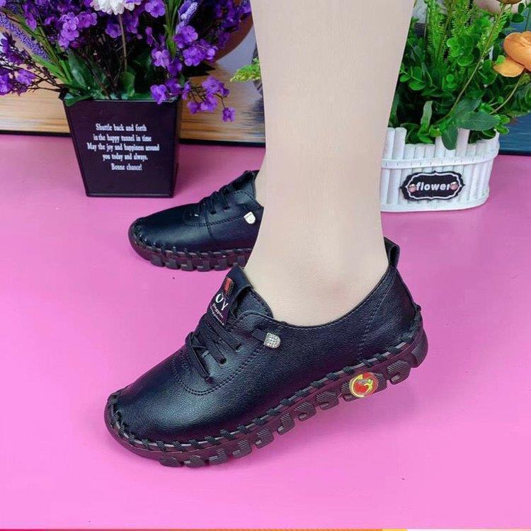 Comfortable leisure shoes for ladies with non-slip sole Lune London