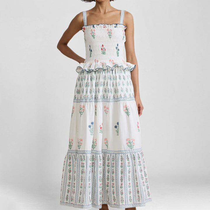 Robe maxi pour femmes avec des détails volantés et des motifs floraux Chic & Stil