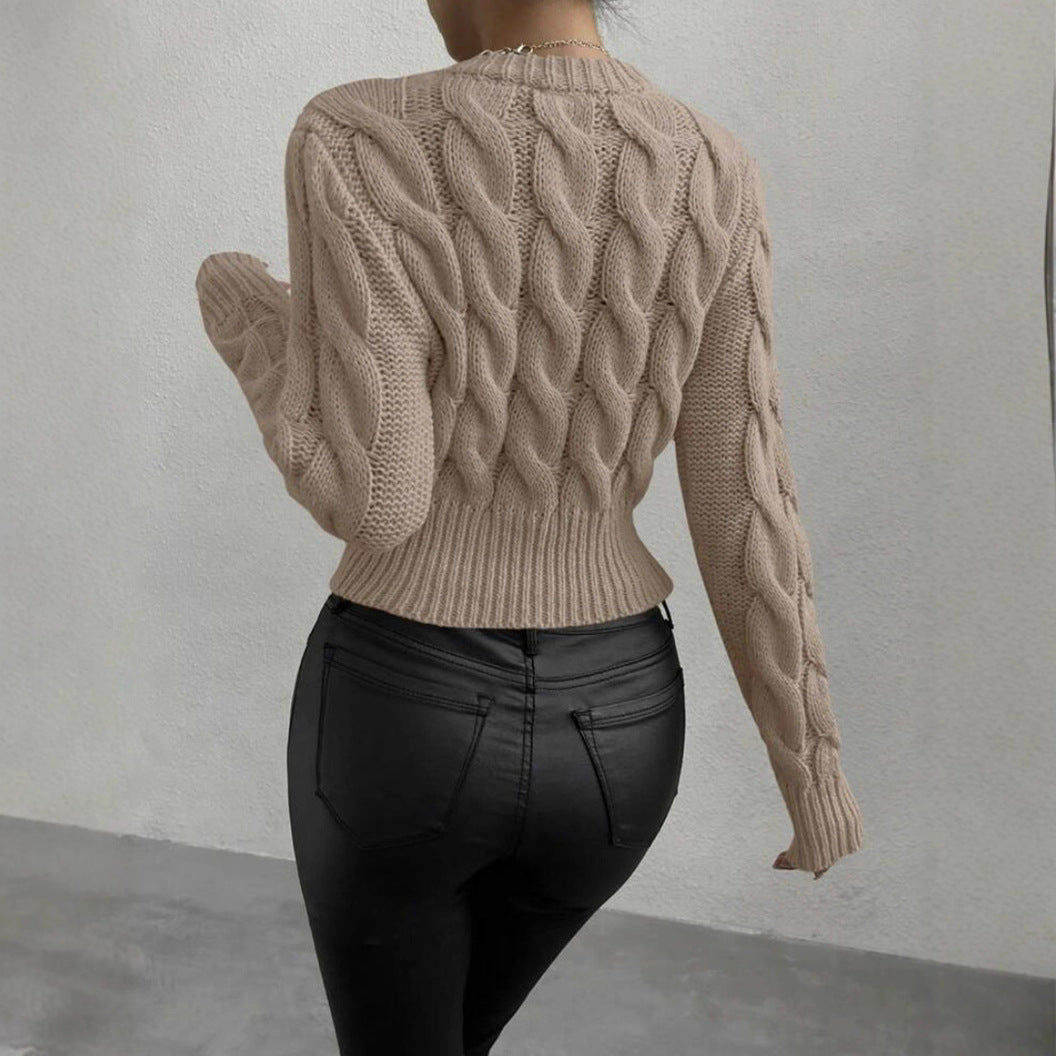 Women's chunky knit sweater with twisted pattern and high collar Lune London