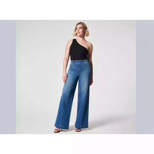 Women's wide High-Waist Jeans with elegant cut and striking seam details Lune London