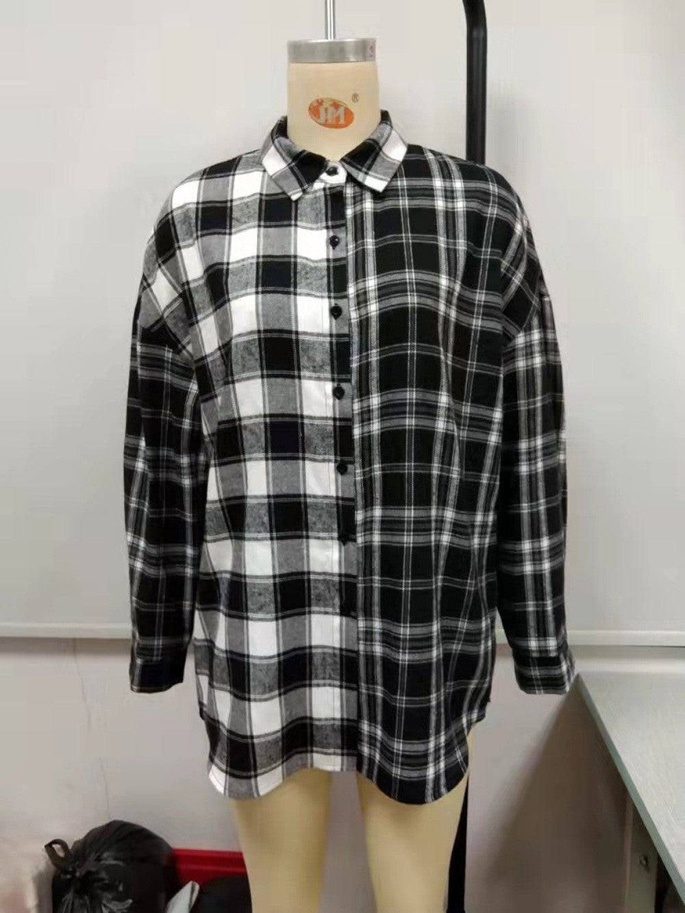 Casual flannel shirt for women with plaid pattern Lune London