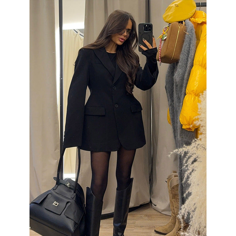 Elegant oversized blazer jacket for women with a nice lapel Lune London
