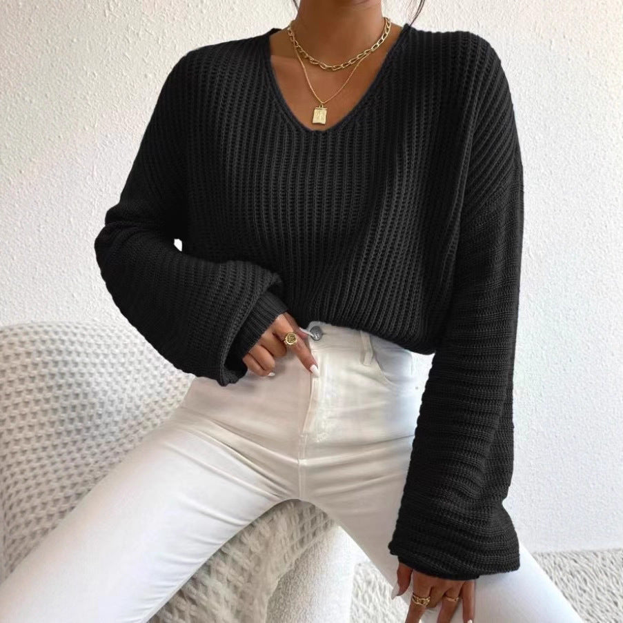 Chunky knit sweater for women with deep V-neck and relaxed sleeves Lune Londonl
