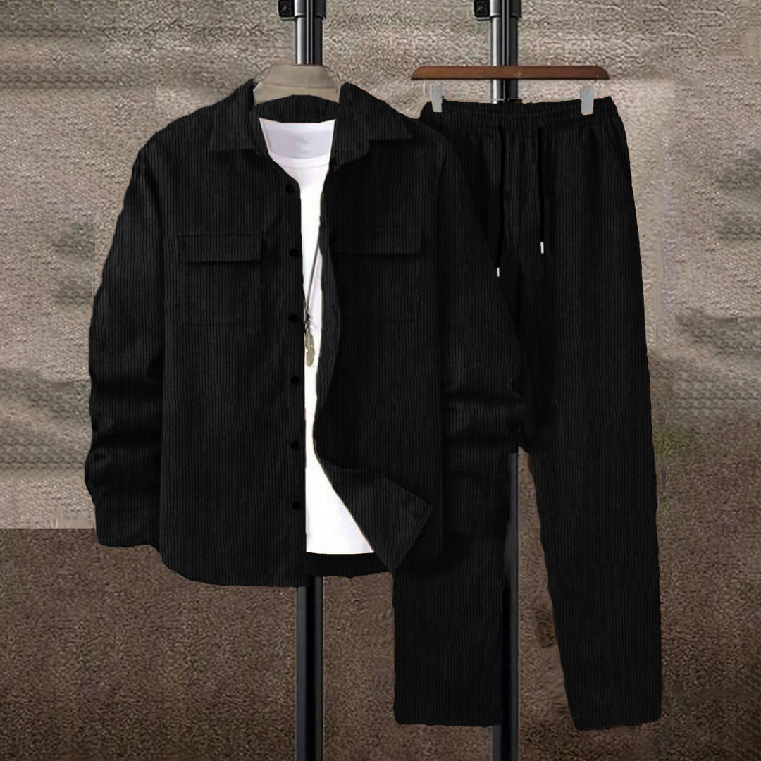 Leisure suit for men with striped design and practical pockets Lune London