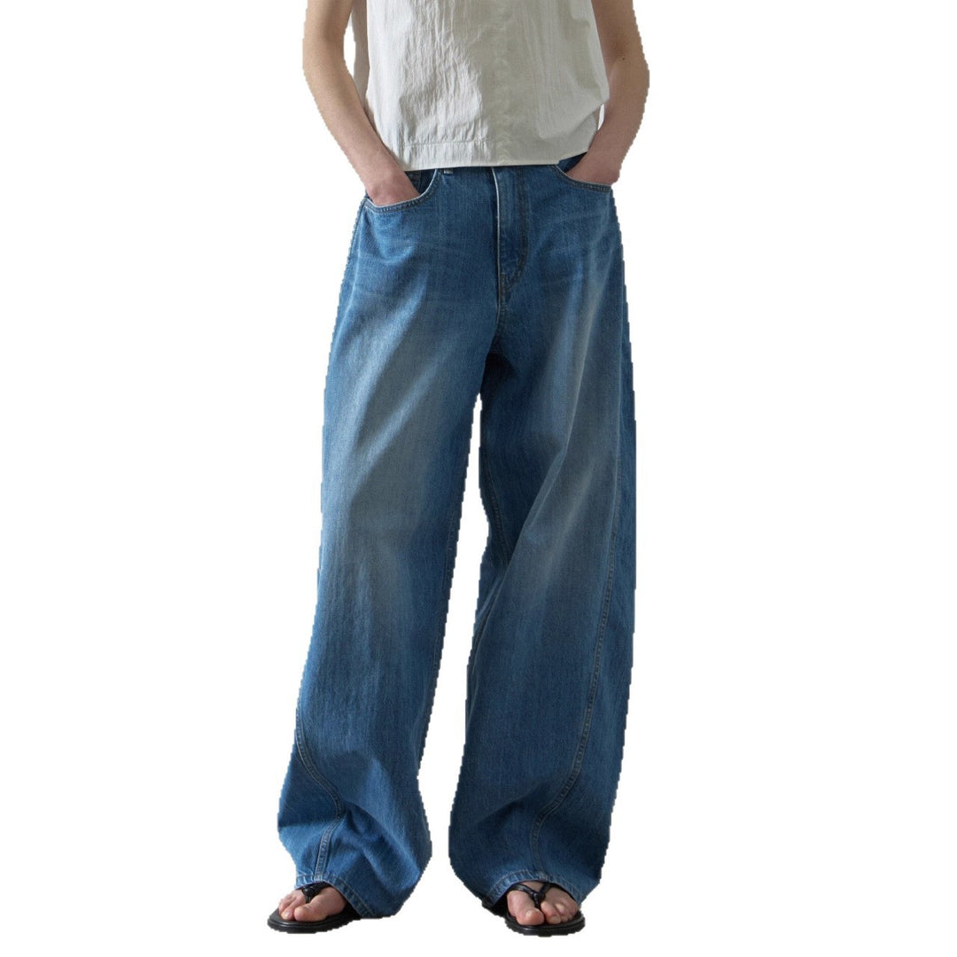 Wide jeans for women with a high waist and a relaxed fit Lune London