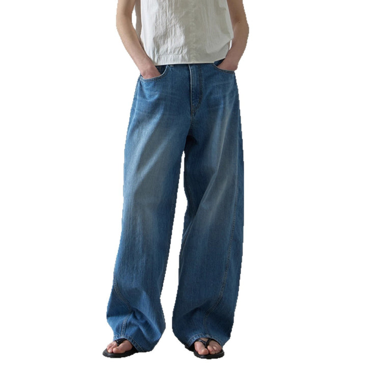 Wide jeans for women with a high waist and a relaxed fit Lune London