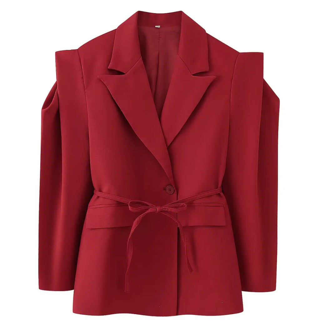 Veste blazer élégante pour femmes avec coupe ajustée et ceinture à nouer Chic & Stil