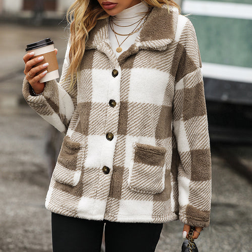 Lune London ladies plush jacket with a trendy check pattern and practical pockets