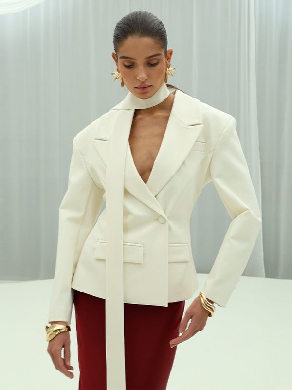 Women Fashion Blazer with Elegant Shawl Collar and Fitted Cut Lune London