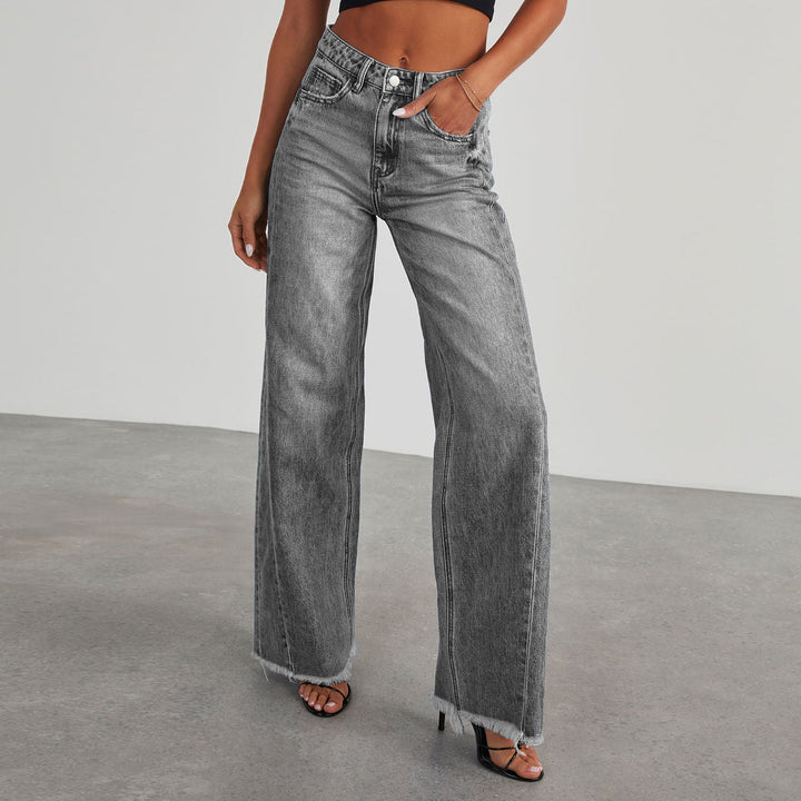 Ladies High-Waisted Mom Jeans in Classic Cut with Frayed Hem Lune London