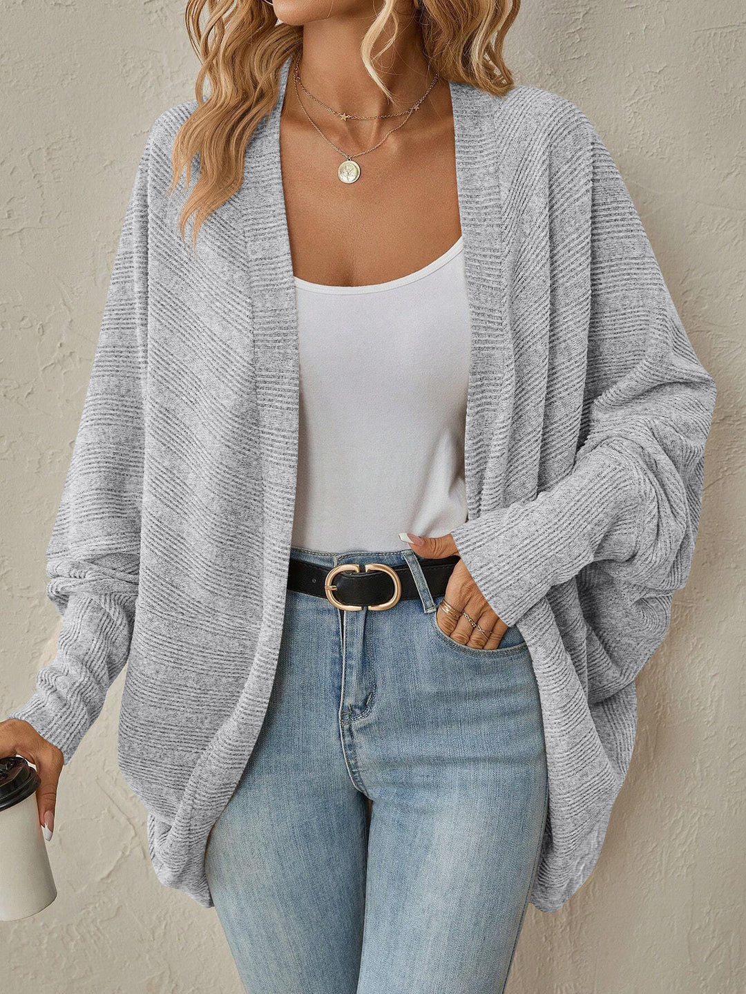 Ladies casual cardigan with wide sleeves and an open design Lune London