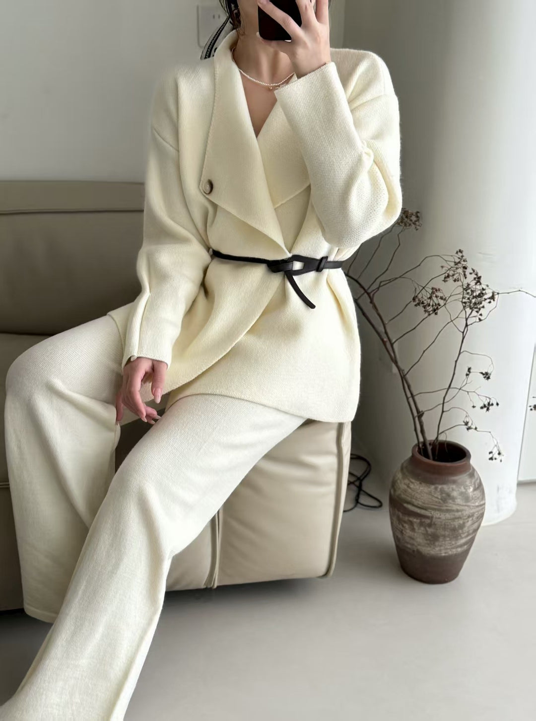 Cardigan Élégant pour Femmes avec Design Sur Mesure et Ceinture Chic & Stil