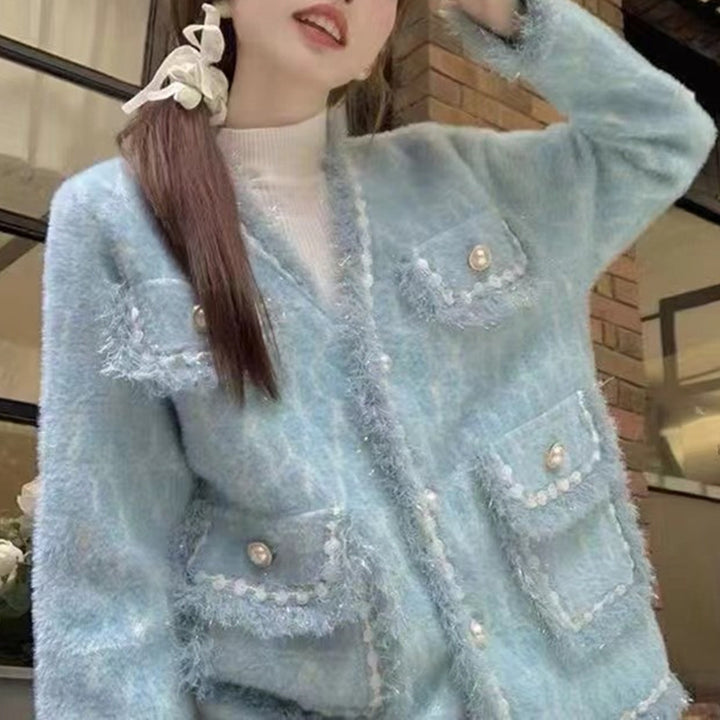 Cardigan Fluffy pour Femmes avec Détails Bouton Élégants et Ourlet Décoratif Chic & Stil