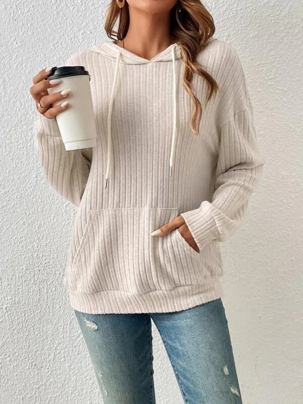 Comfortable women's hoodie with ribbed structure and practical kangaroo pocket Lune London