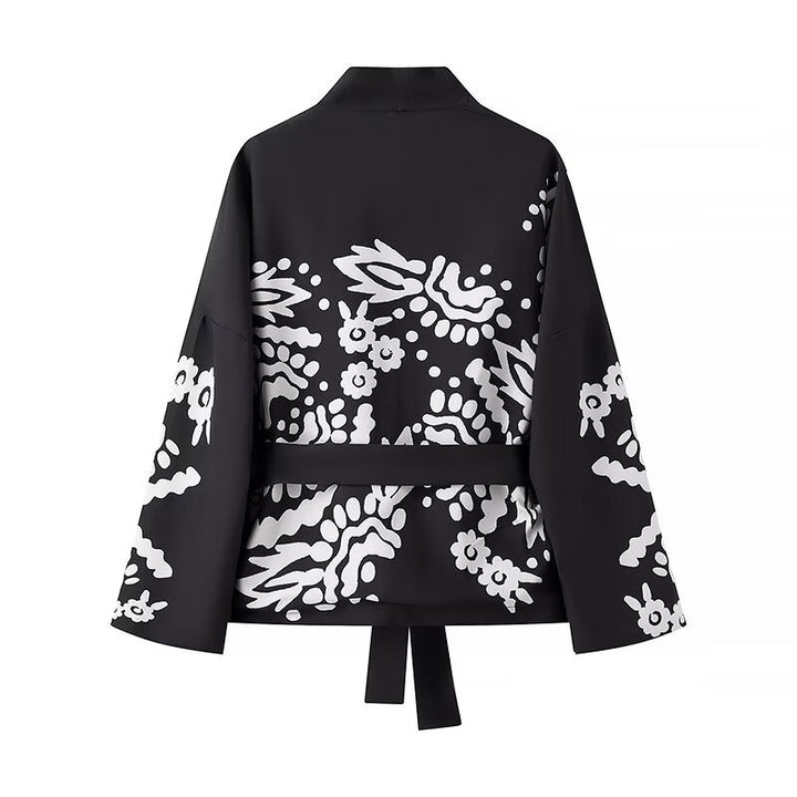 Ladies trendy kimono jacket with floral patterns and belt at the waist Lune London