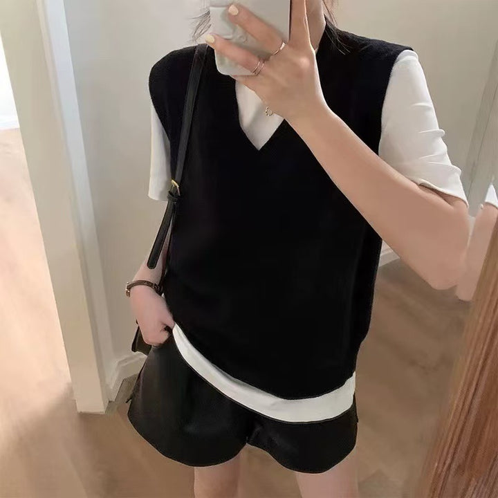 Gilet tricoté pour femmes avec décolleté en V profond et coupe aérienne Chic & Stil