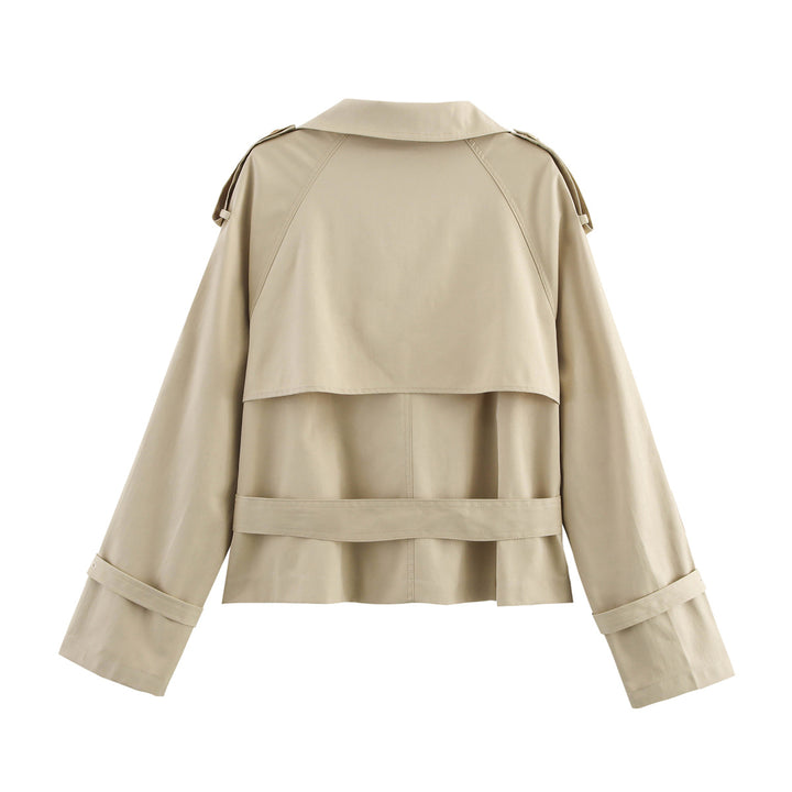 Modern trench coat for women with double-breasted buttons and practical pockets Lune London