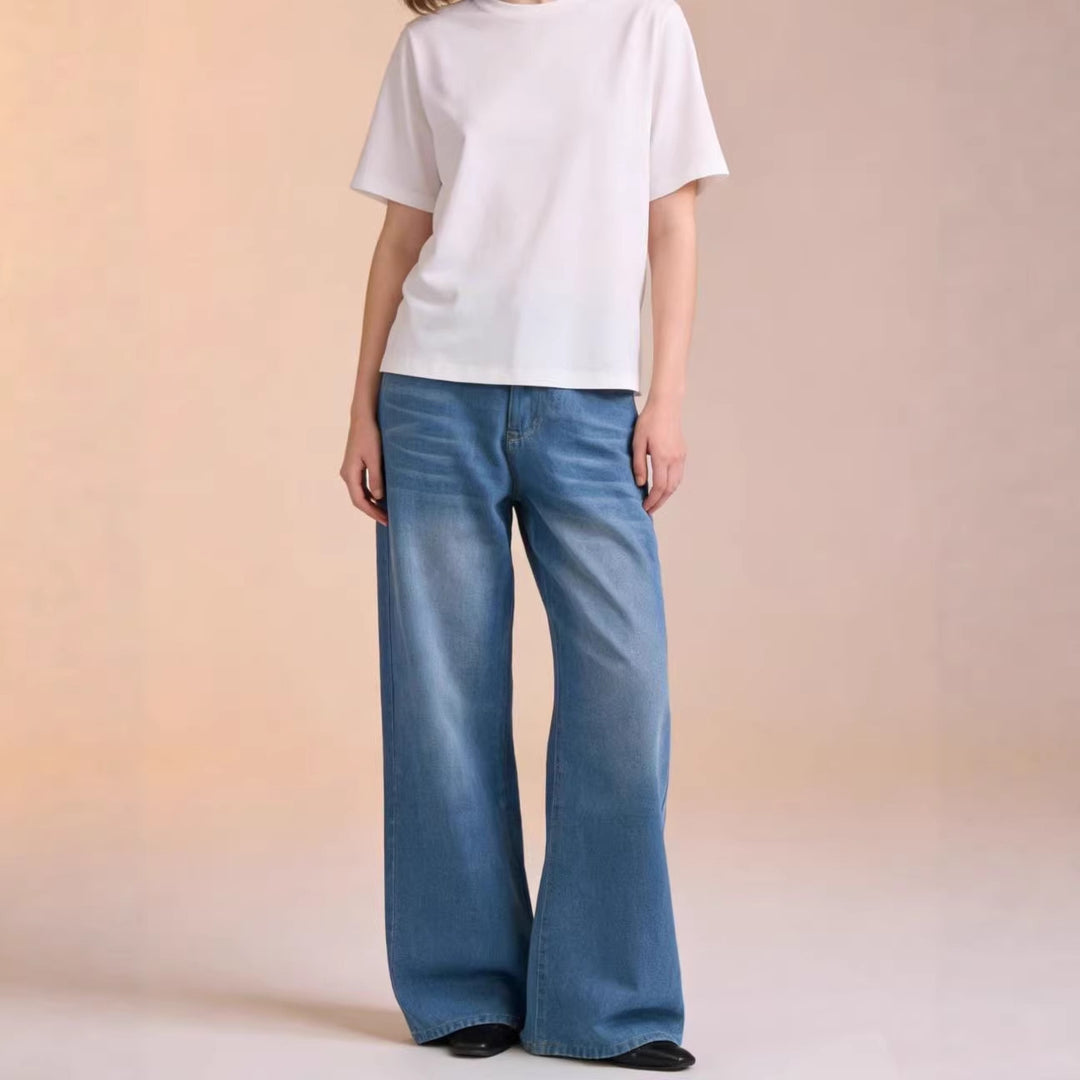 Women wide denim pants with vintage wash and high-waisted waistband Lune London