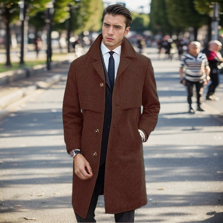 Elegant wool coat for men with double-breasted buttons and modern design Lune London