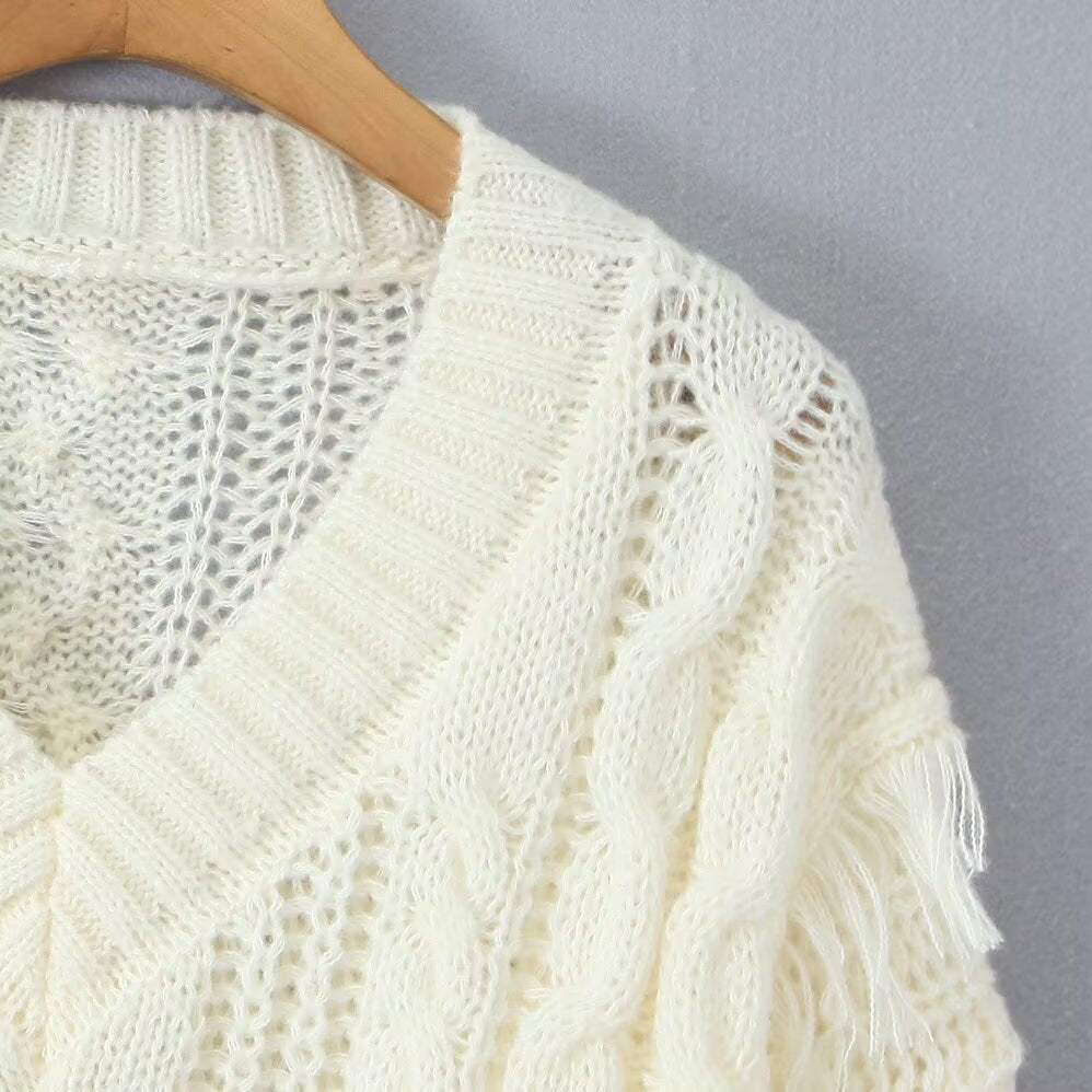 Pull en maille épaisse pour femme avec décolleté en V profond et franges Chic & Stil
