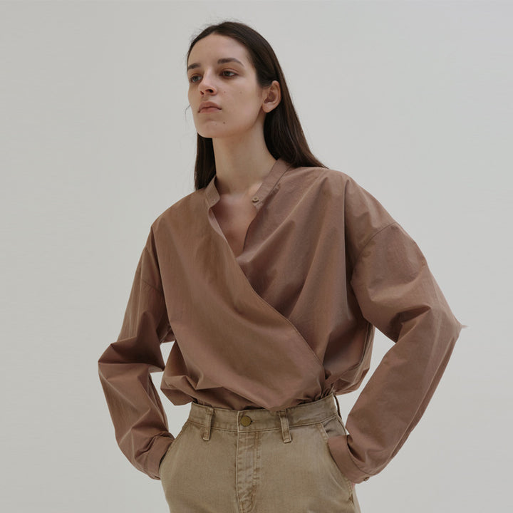 Chemisier asymétrique pour femmes au design minimaliste Chic & Stil