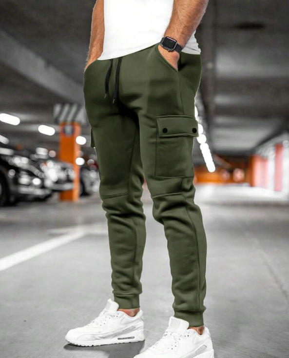 Cargo sweatpants for men with versatile pockets and modern cut Lune London