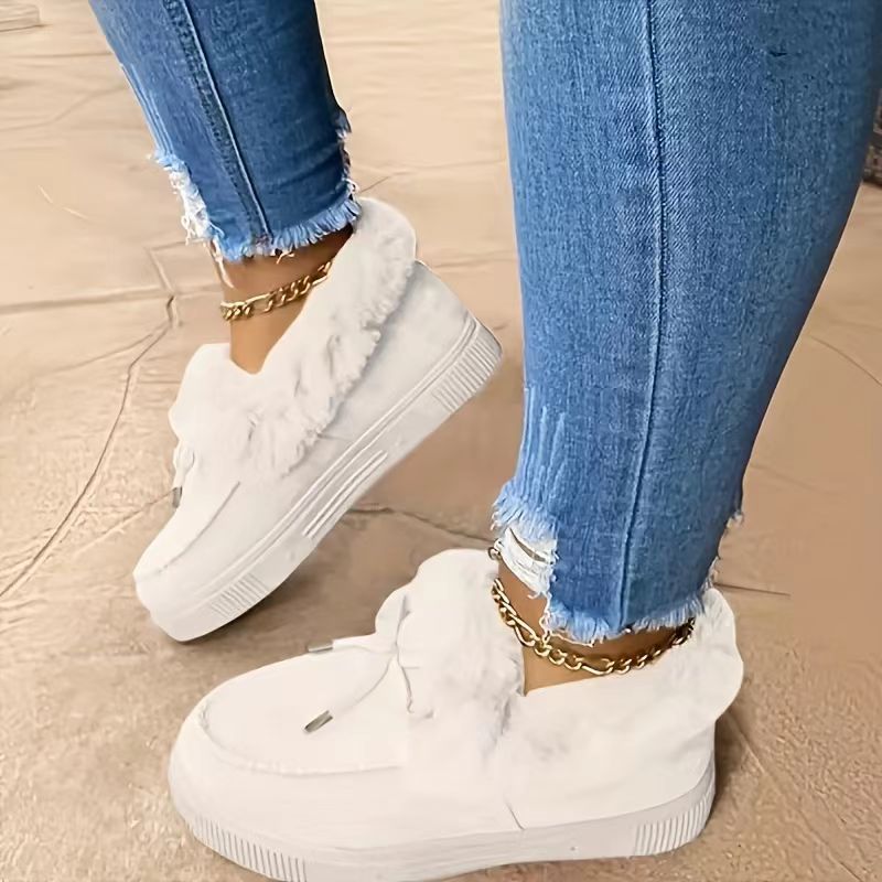 Women's sneakers with faux fur collar Lune London