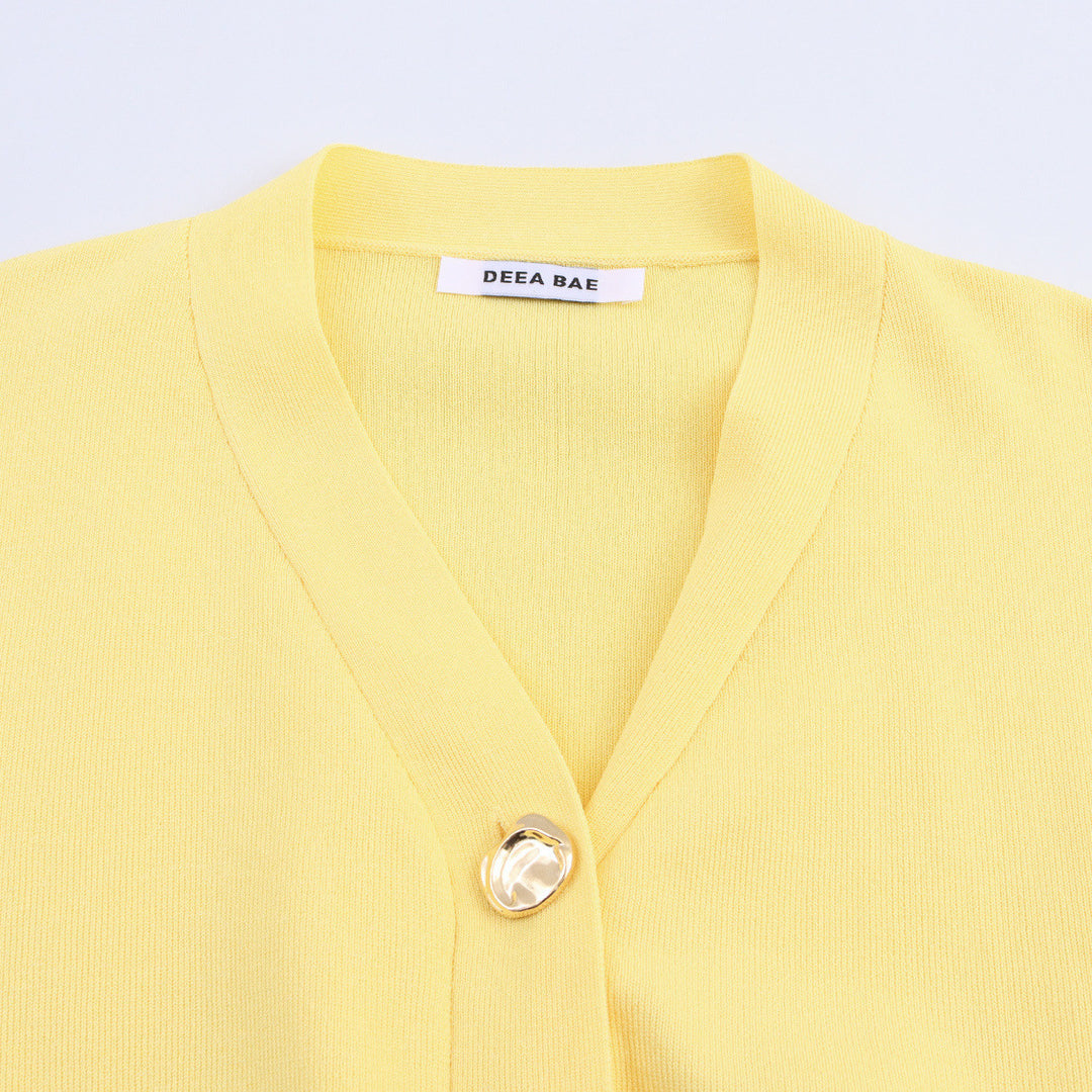 Women's casual cardigan with voluminous sleeves and button details Lune London