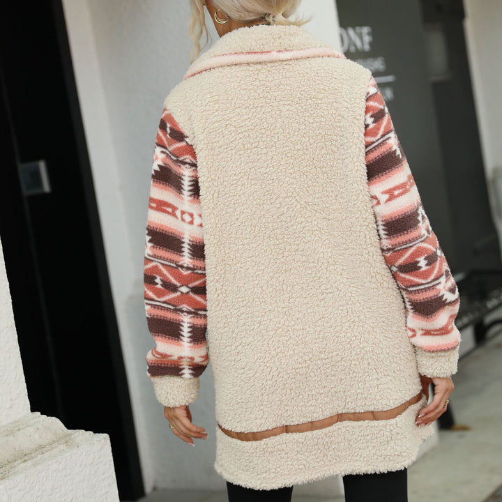 Long fleece-lined jacket for women with trendy pattern and practical integrated pockets Lune London