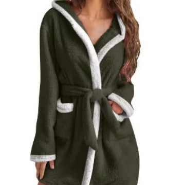 Ladies Cozy Fleece Bathrobe with Hood and Practical Pockets Lune London