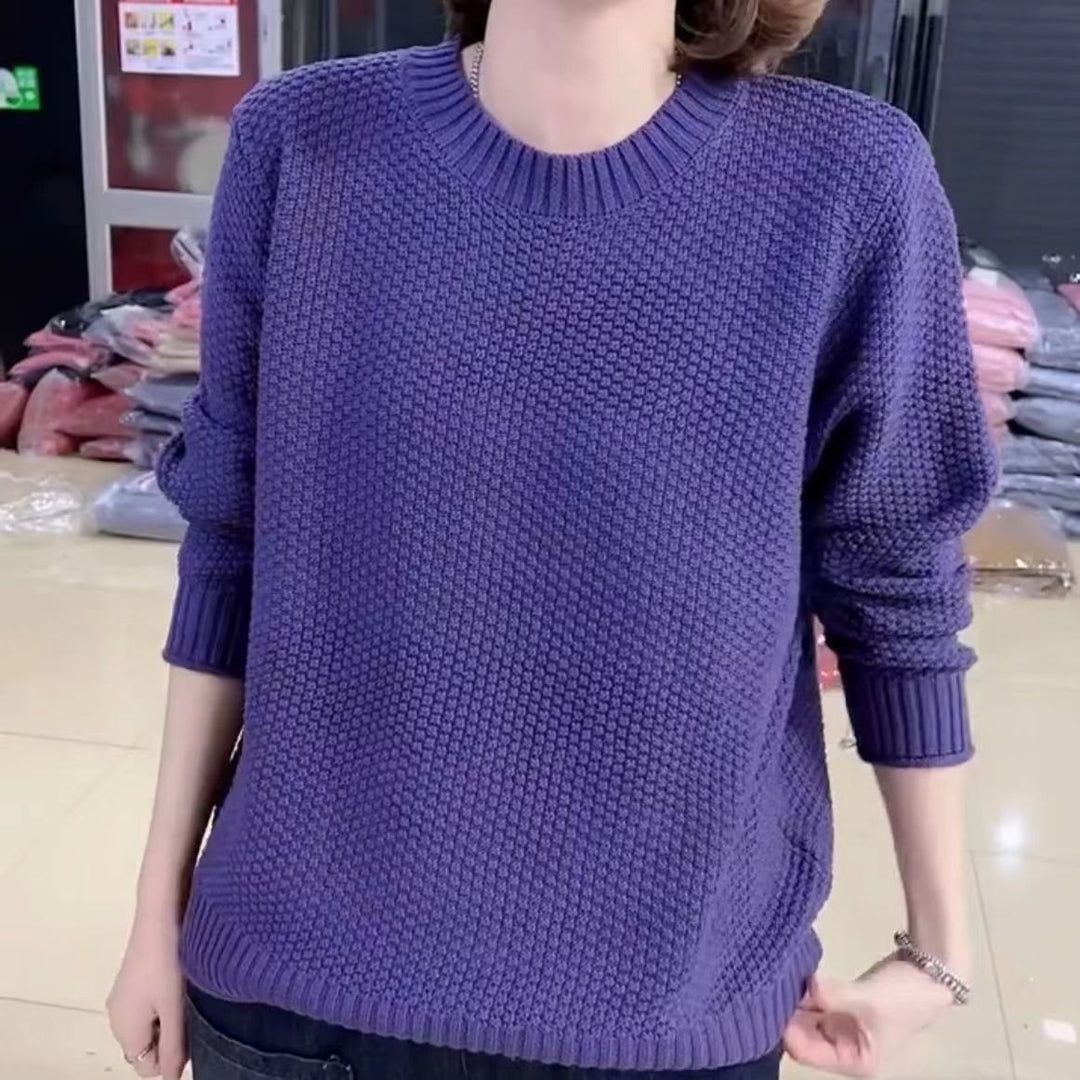 Casual knitted pullover for women with a textured surface and a loose fit Lune London