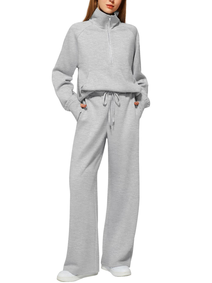Casual tracksuit for women with a large collar and practical pockets Lune London