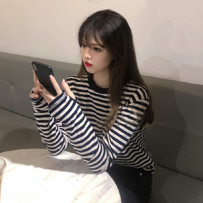 Women's casual long-sleeve shirt with sophisticated striped pattern Chic & Stil