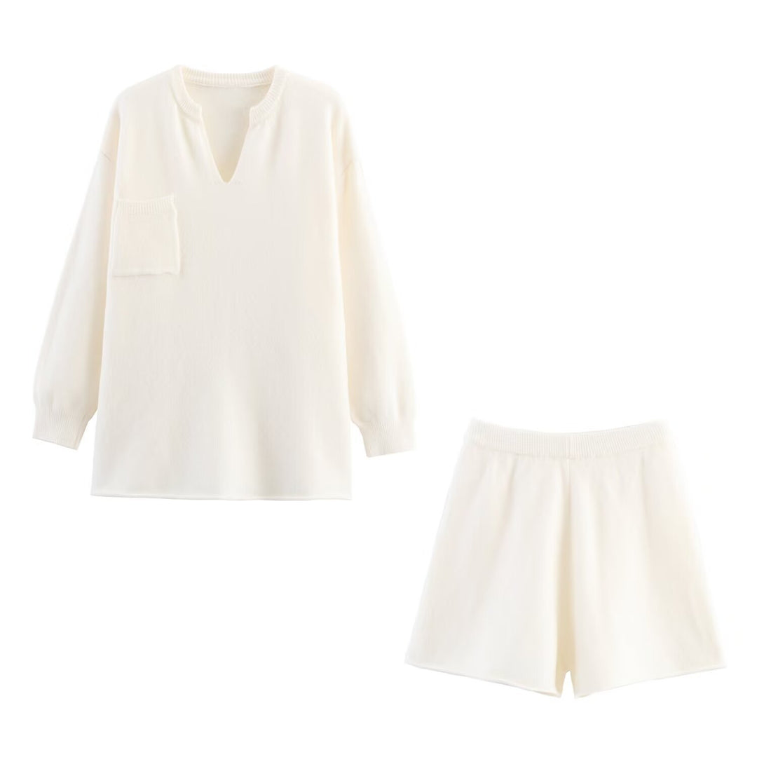 Ladies high-quality knit casual outfit with V-neck Lune London