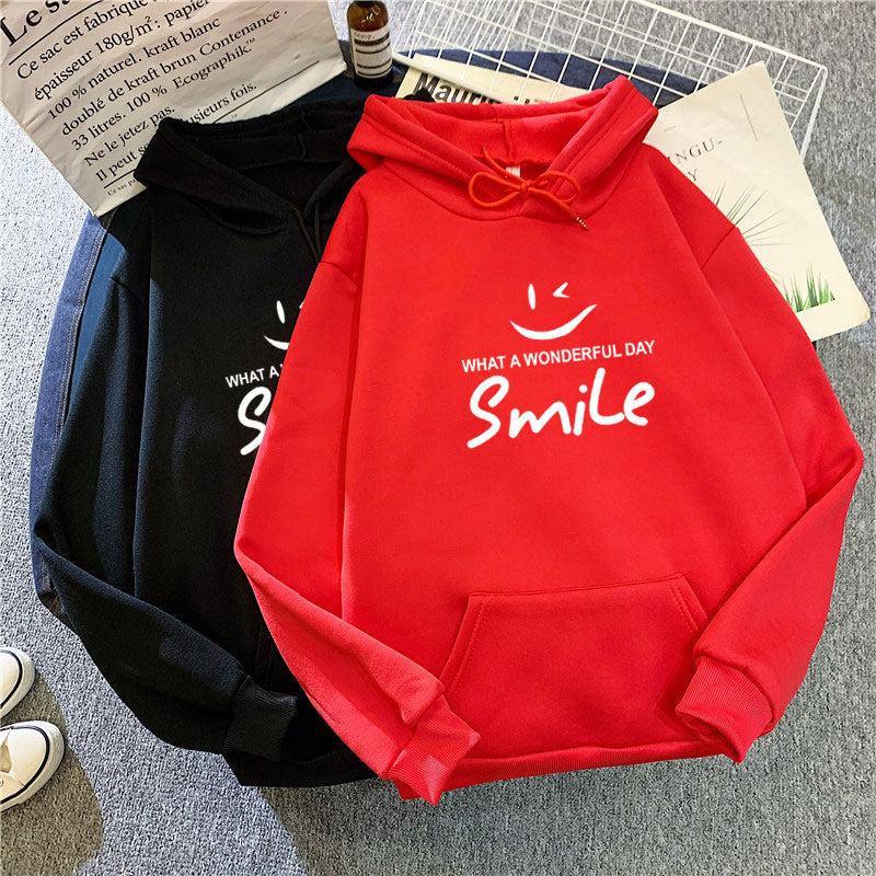 Women's hoodie with cheerful smile print Chic & Stil