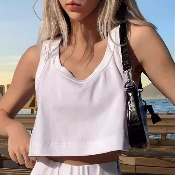 Women’s tank top with a relaxed fit and a trendy round neck Lune London