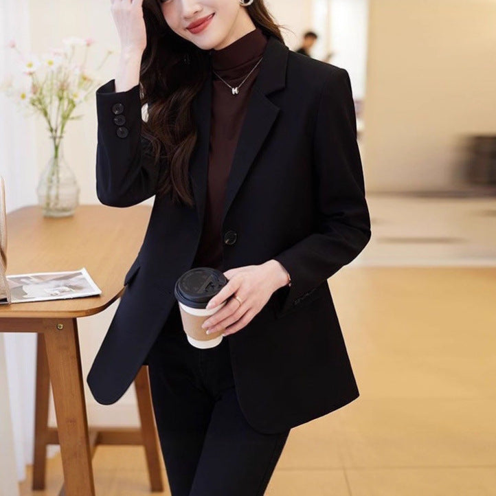 Blazer élégant pour femmes avec coupe structurée et détails intemporels Chic & Stil