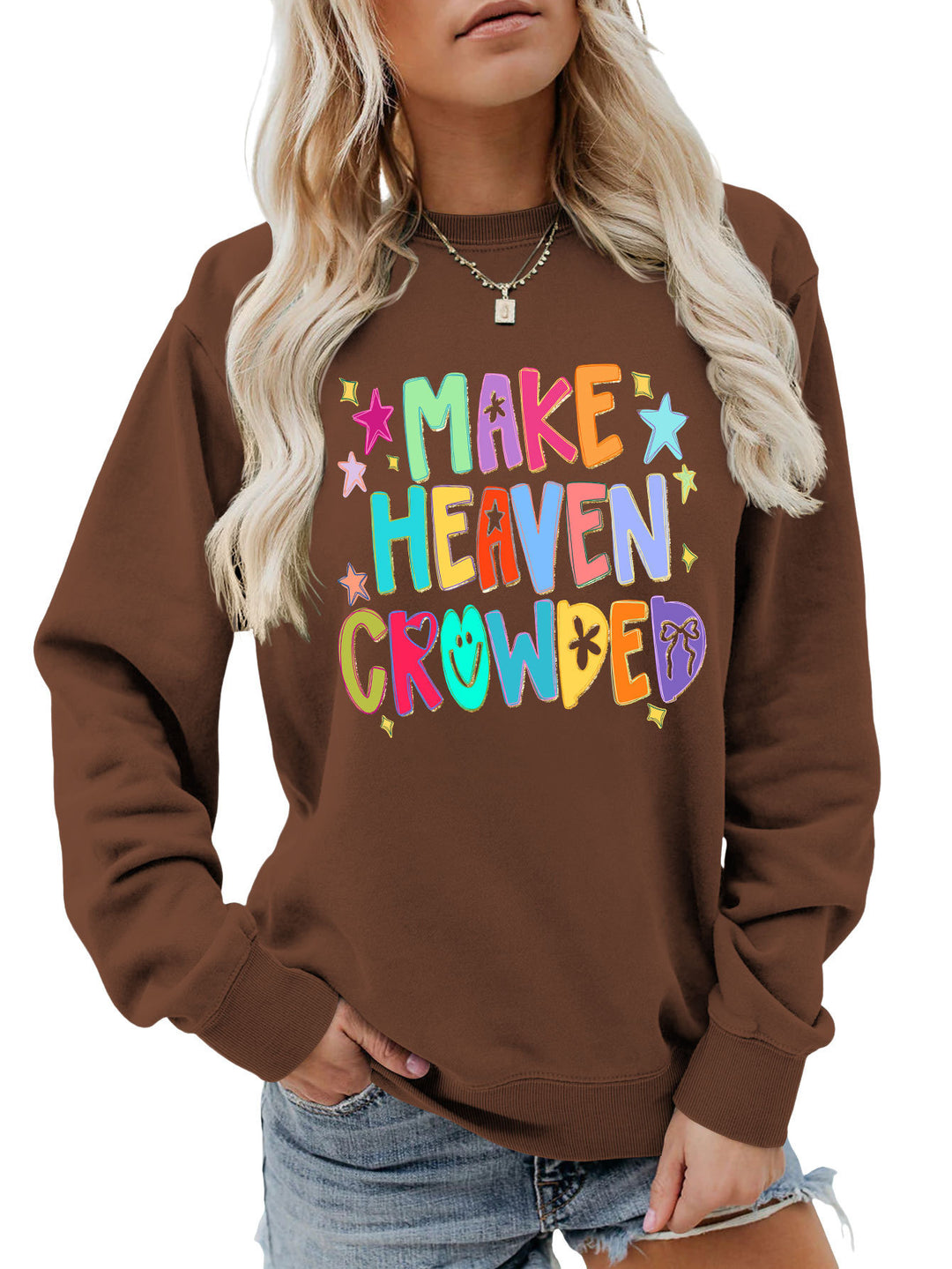 Sweat-shirt pour femmes avec un design coloré et une écriture ludique Chic & Stil