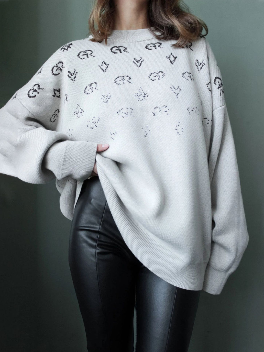 Oversized sweatshirt for women with creative inscription Lune London