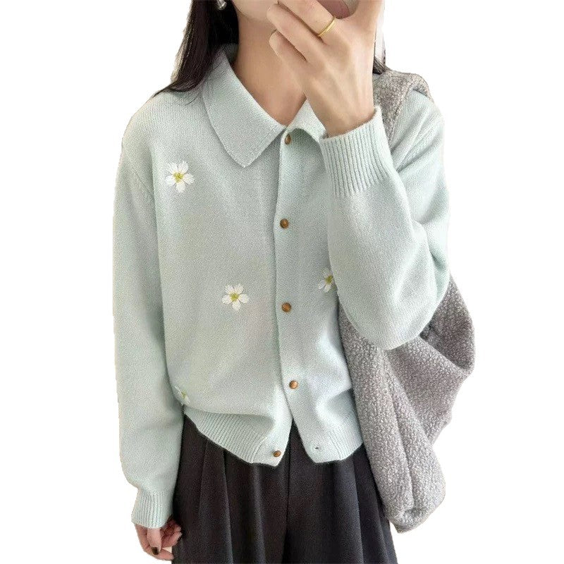 Lady cardigan with floral appliqués and a classic collar Lune London