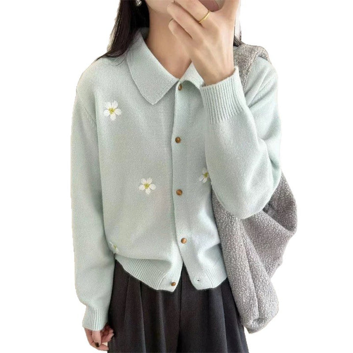 Lady cardigan with floral appliqués and a classic collar Lune London