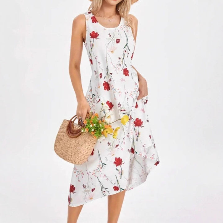 Summer dress for women with a trendy leopard print and practical pockets Lune London