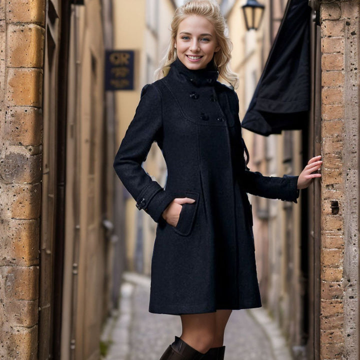 Stylish trench coat for women with hood and practical pockets Lune London