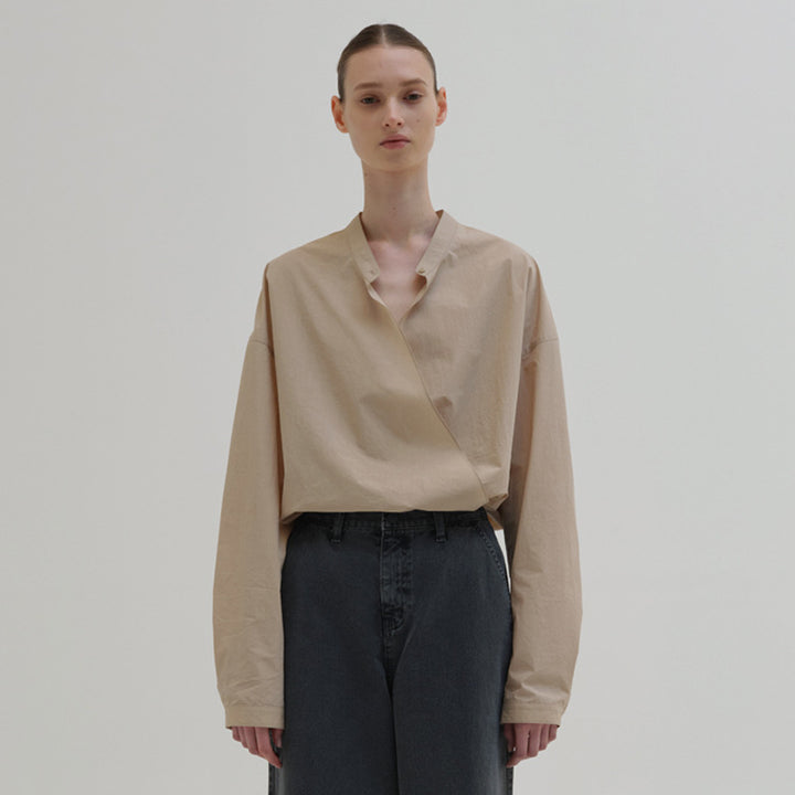 Chemisier asymétrique pour femmes au design minimaliste Chic & Stil