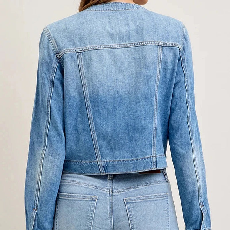 Cropped denim jacket for women with classic cut and practical pockets Lune London