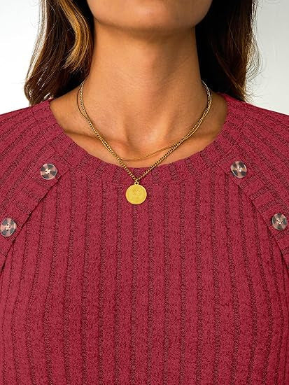 Top en tricot pour femmes avec boutons décoratifs Chic & Stil