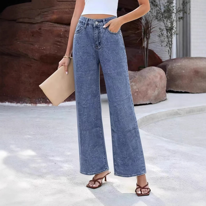 Women Wide High-Waist Jeans with classic cut and frayed hems Lune London
