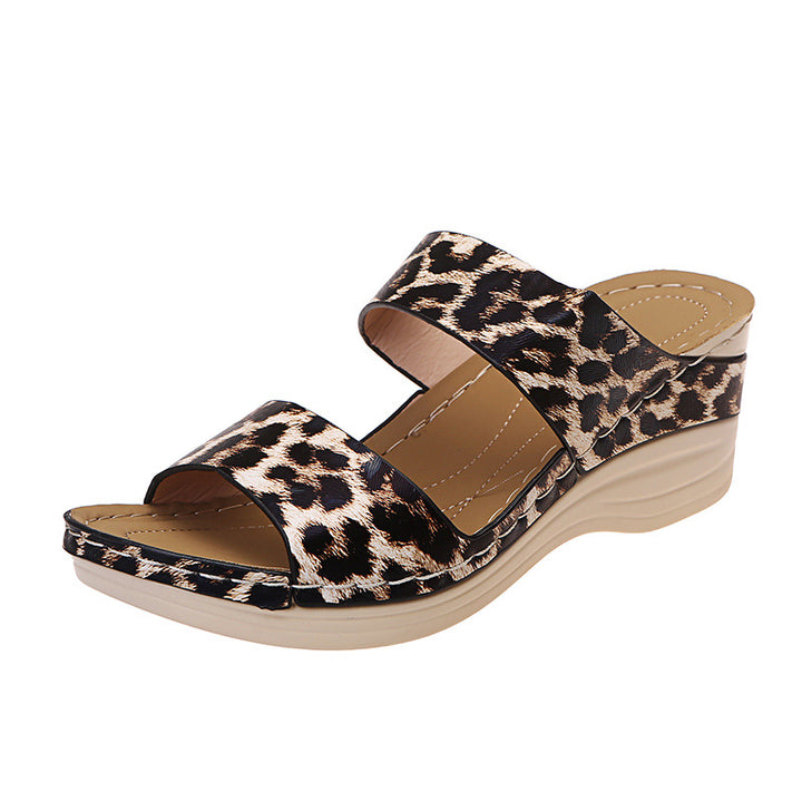 Comfortable sandals for ladies with elastic straps and non-slip sole Lune London